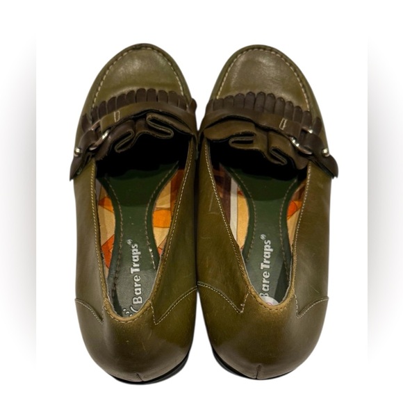 BareTraps Khaki Loafers with Dark Brown Accent - Picture 4 of 7